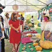 Comprando en mercadillo
